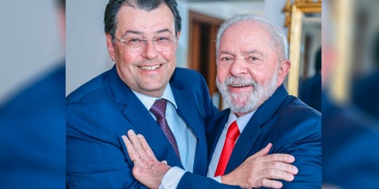 Em baixa e com fama de mal-humorado, Braga tenta usar Lula para aumentar popularidade