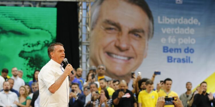 PL oficializa candidatura de Bolsonaro à reeleição, com Braga Netto como vice