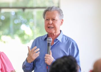 Em Parintins, Arthur Neto é consagrado durante os festejos de Nossa Senhora do Carmo