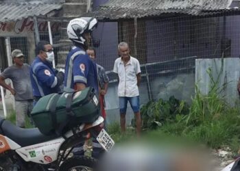 Homem que ia buscar a mãe no Jorge Teixeira é executado a tiros na frente de crianças