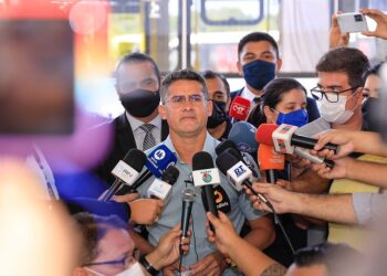 Prefeito David Almeida garante mais dois concursos com 2,7 mil vagas até o final do ano