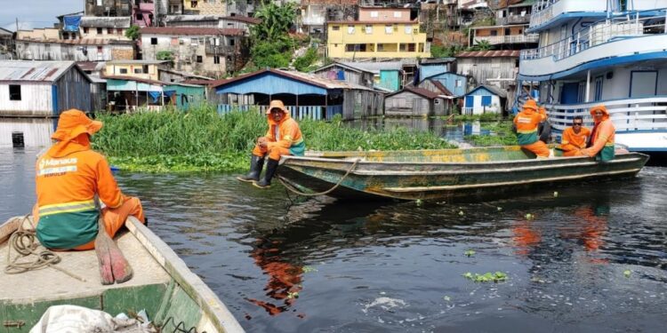 Poluição: todo dia, 29 toneladas de lixo saem dos igarapé de Manaus