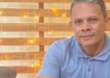 Tragédia: agente de saúde morre eletrocutado no momento que limpava frente de casa