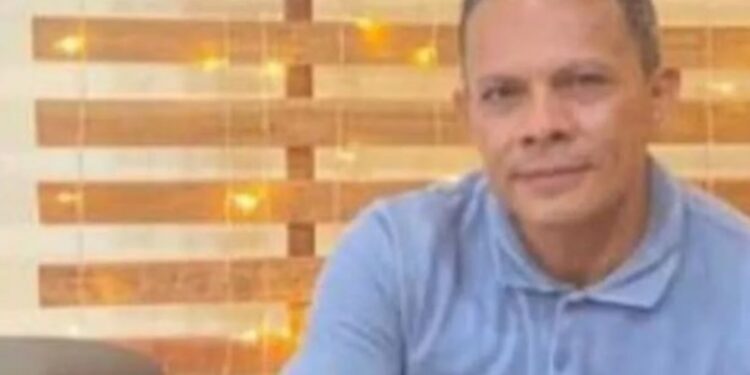 Tragédia: agente de saúde morre eletrocutado no momento que limpava frente de casa