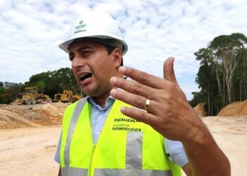 Após abandonar AM-070, Amazonino tenta “surfar” no trabalho de Wilson Lima