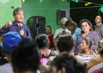 ‘Manaus é minha casa’, diz Arthur em pré-campanha pelos bairros da capital