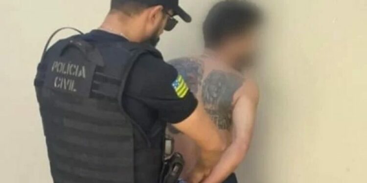 Homem chega bêbado em casa e tenta matar a própria mãe com tiro na boca