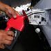 Preço da gasolina cai em todo o Brasil e chega a R$ 5,09