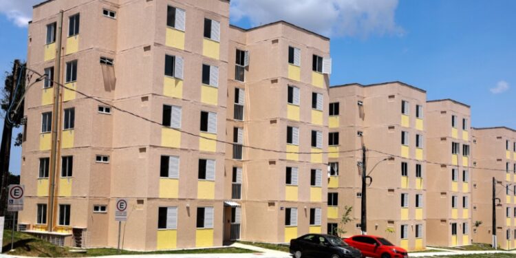Estelionatórios estão aplicando golpe da casa própria por R$ 80 em Manaus