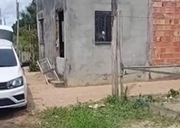 Vítima é executada ao abrir janela de casa em Manaus