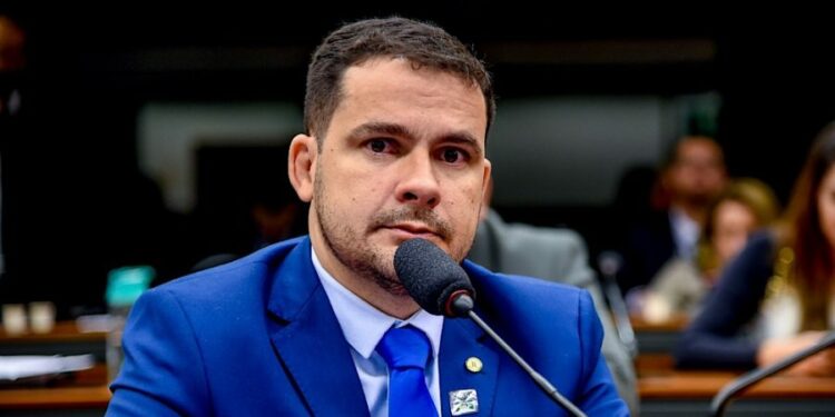 Capitão Alberto Neto foi condenado a pagar R$ 10 mil por fake news sobre Chacina do Jacarezinho