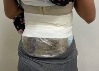 Mulher “recheada” com maconha é presa a caminho de Manaus