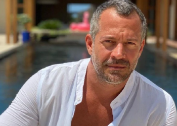 Malvino Salvador diz que ator usou língua em beijo técnico: ‘Fiquei indignado’