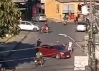 Vídeo mostra empresário bêbado e com arma apontando para cima após atropelamento