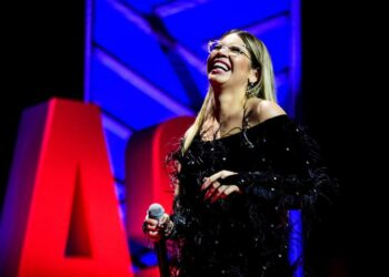 Porão do Alemão realiza tributo à Marília Mendonça no dia que ela faria 27 anos