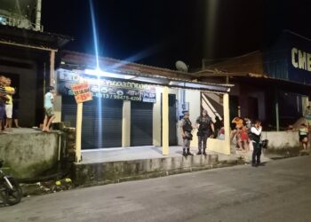 Entregador é executado com tiro na cara dentro de lanchonete, no Cidade de Deus