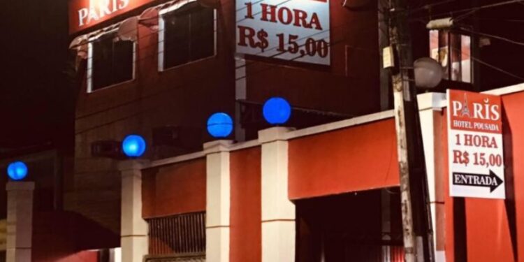 Professor morre durante briga dentro de motel em Manaus