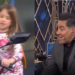 Perigo! Menina de 7 anos acelera e sai de moto ao vivo em programa de TV; vídeo