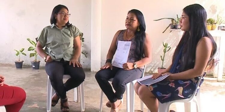 EXEMPLO: Cinco mulheres da mesma família passam em concurso público para professores indígenas