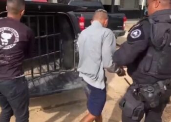 Pedófilo invade casa com faca e estupra duas irmãs no Amazonas