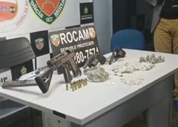 Com submetralhadora e drogas, criminosos tentam fugir pela mata mas terminam presos em Manaus