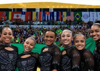 Vídeos: Seleção feminina é campeã por equipes no Pan de ginástica artística