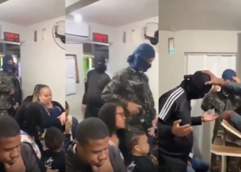 Vídeo: Com fuzis, criminosos entram em culto e pedem oração antes de serem atacados por rivais