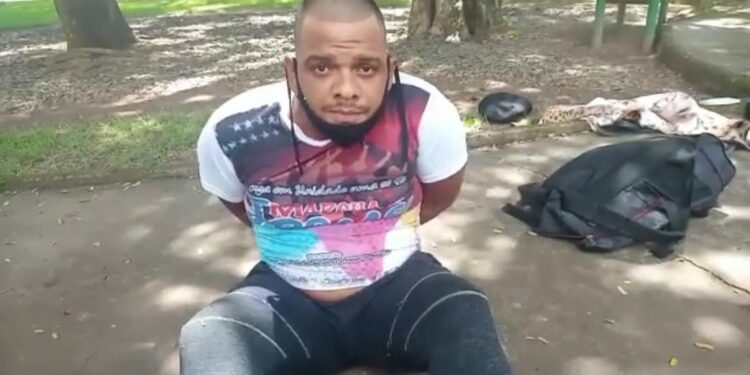 Vídeo: Suspeito de matar venezuelana a facadas é preso em Boa Vista