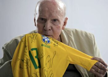 Aos 90 anos, Zagallo é internado devido à infecção respiratória