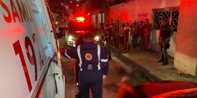 Ao tentar assaltar ônibus, dupla é perseguida e morta a pauladas no Zumbi