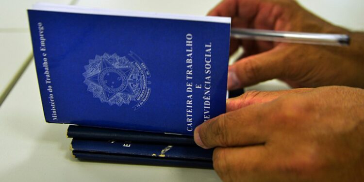 Confira as mais de 200 vagas de emprego disponíveis em Manaus nesta segunda-feira