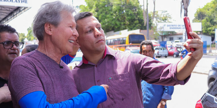 Da rua do Fuxico ao Novo Aleixo, Arthur não para em sua caminhada para o Senado