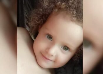 Menina de 5 anos morre após ser usada de escudo e levar tiro na cabeça