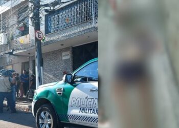 Mulher é executada a tiros com a filha no colo no Centro de Manaus