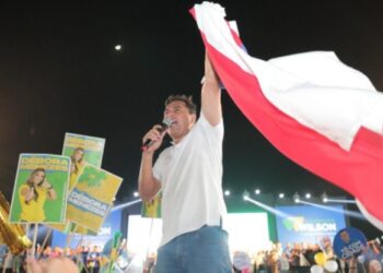 Wilson Lima amplia vantagem sobre adversários na busca pela reeleição, aponta pesquisa