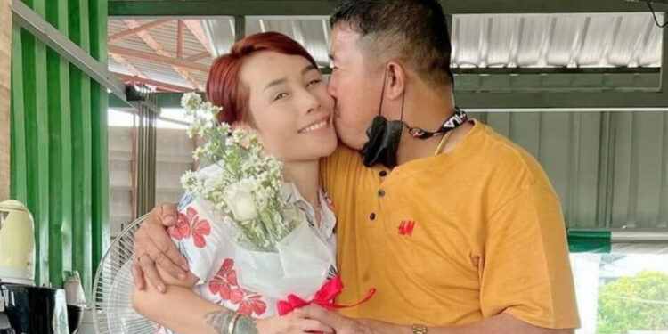 Esposa paga até R$ 2 mil para garotas se tornarem amantes do marido: ‘quero que ele seja feliz’