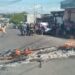 Há três dias no escuro, moradores do Zumbi protestam contra a AM Energia