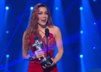 Anitta leva prêmio internacional de melhor vídeo clipe da MTV pela primeira vez para o Brasil