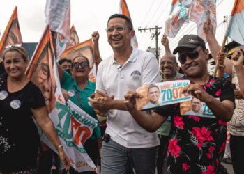 Caminhada e megaencontro marcam início da campanha de Daniel Almeida a deputado estadual na Zona Sul