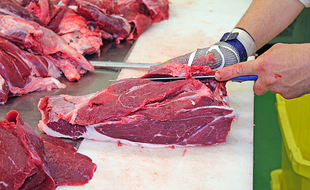Homem decepa os próprios ‘ovos’ ao ficar sonâmbulo e sonhar que cortava carne