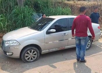 Em Manaus, criminosos executam homem dentro de carro na frente da filha de 2 anos