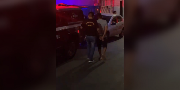 Padrasto é preso após enteada de 15 anos tentar se jogar de viaduto por causa de estupro