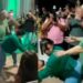 Viraliza vídeo em que eleitora ‘mexe a raba’ para candidato do MDB