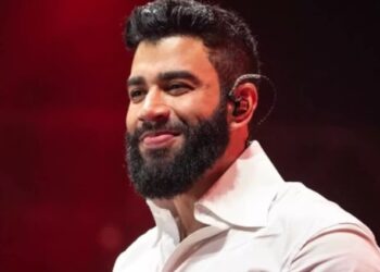 Vídeo: Gusttavo Lima vai dar autógrafo e tem colar de R$ 100 mil furtado do pescoço