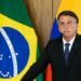 Bolsonaro assina e libera empréstimo consignado para quem recebe Auxílio Brasil