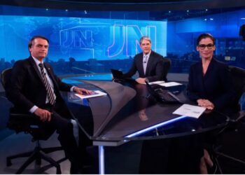 Bolsonaro volta atrás e decide que vai dar entrevista ao Jornal Nacional