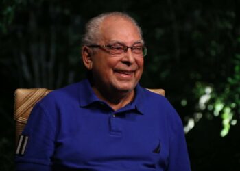 Contas de R$ 0,45 e casa no valor de R$ 1, declaradas por Amazonino, causam surpresa