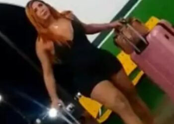 Vídeo: passageira racista chama motorista de ‘macaco’ e revolta internautas