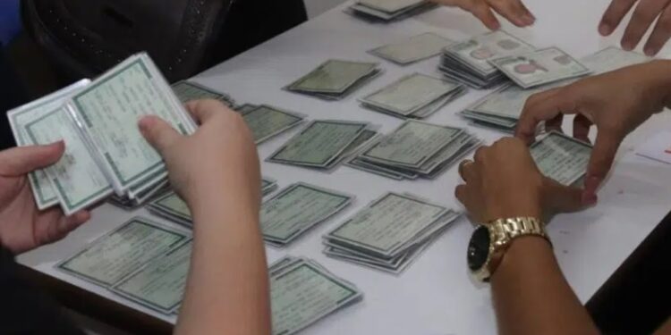 Mais de 10 mil pessoas esqueceram de pegar seus RGs nos PACs de Manaus