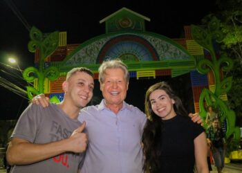Arthur Neto é recebido com euforia e reconhecimento no festival ‘Sou Manaus Passo a Paço’